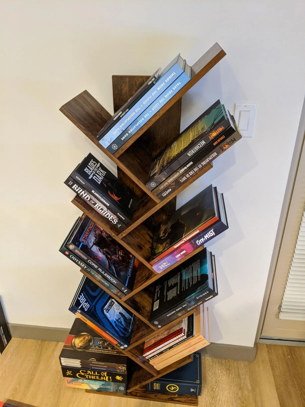 Tree Style Bookshelf | 8-Tier Floor Standing Bookcase